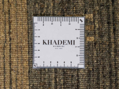 Moderner, Handloom Lori Gabbeh Orientteppich von Khademi aus Wolle, braun, grau, beige. Geometrisches Nomaden-Design. Produziert in Indien. Größe: 202x138cm. Teppichnummer: KB4-1781. Verkauf durch Jupiter Intl.