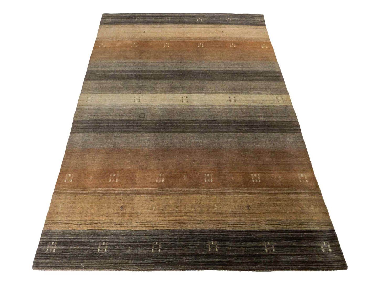 Moderner, Handloom Lori Gabbeh Orientteppich von Khademi aus Wolle, braun, grau, beige. Geometrisches Nomaden-Design. Produziert in Indien. Größe: 202x138cm. Teppichnummer: KB4-1781. Verkauf durch Jupiter Intl.