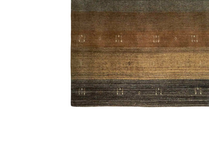 Moderner, Handloom Lori Gabbeh Orientteppich von Khademi aus Wolle, braun, grau, beige. Geometrisches Nomaden-Design. Produziert in Indien. Größe: 202x138cm. Teppichnummer: KB4-1781. Verkauf durch Jupiter Intl.