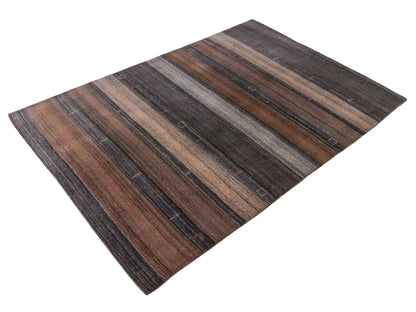 Moderner, Handloom Lori Gabbeh Orientteppich von Khademi aus Wolle, braun, grau, beige. Geometrisches Nomaden-Design. Produziert in Indien. Größe: 202x138cm. Teppichnummer: KB4-1789. Verkauf durch Jupiter Intl.