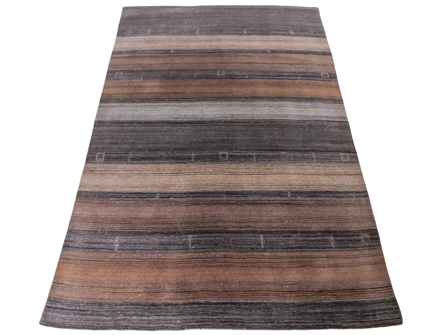 Moderner, Handloom Lori Gabbeh Orientteppich von Khademi aus Wolle, braun, grau, beige. Geometrisches Nomaden-Design. Produziert in Indien. Größe: 202x138cm. Teppichnummer: KB4-1789. Verkauf durch Jupiter Intl.