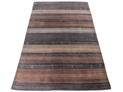 Moderner, Handloom Lori Gabbeh Orientteppich von Khademi aus Wolle, braun, grau, beige. Geometrisches Nomaden-Design. Produziert in Indien. Größe: 202x138cm. Teppichnummer: KB4-1789. Verkauf durch Jupiter Intl.