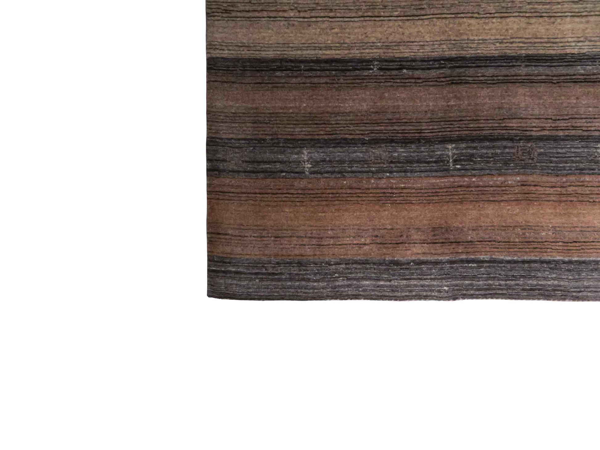 Moderner, Handloom Lori Gabbeh Orientteppich von Khademi aus Wolle, braun, grau, beige. Geometrisches Nomaden-Design. Produziert in Indien. Größe: 202x138cm. Teppichnummer: KB4-1789. Verkauf durch Jupiter Intl.