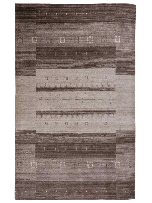 Moderner, Handloom Lori Gabbeh Orientteppich von Khademi aus Wolle, braun, grau, cremeweiß. Geometrisches Nomaden-Design. Produziert in Indien. Größe: 202x142cm. Teppichnummer: KB4-1793. Verkauf durch Jupiter Intl.