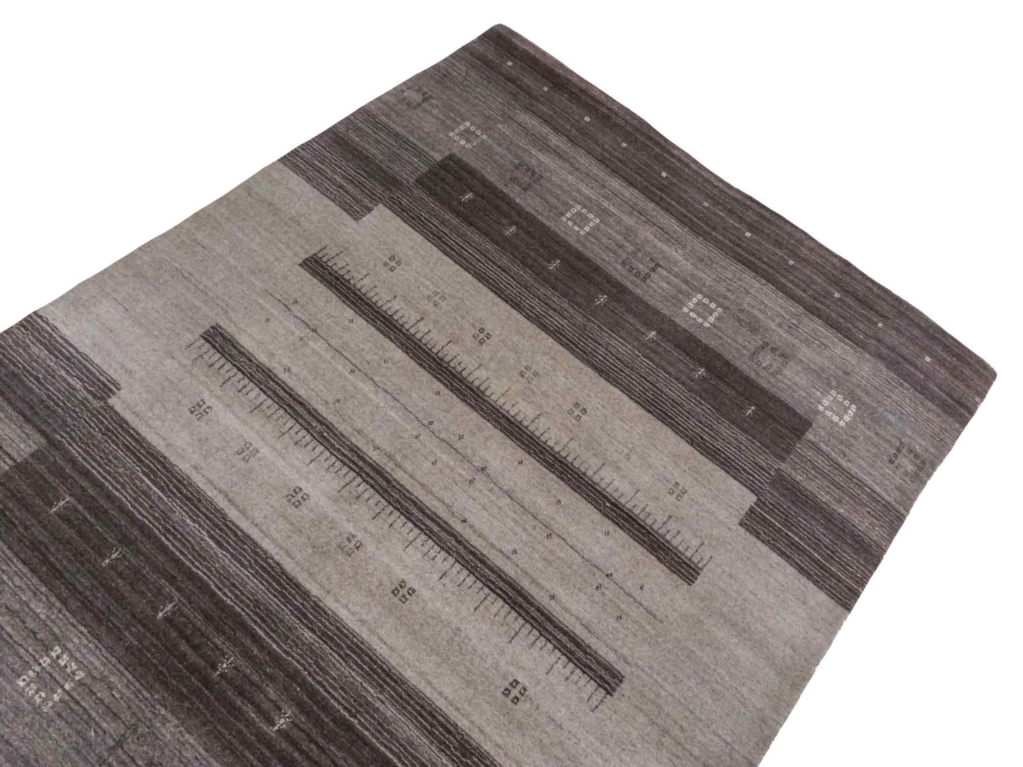 Moderner, Handloom Lori Gabbeh Orientteppich von Khademi aus Wolle, braun, grau, cremeweiß. Geometrisches Nomaden-Design. Produziert in Indien. Größe: 202x142cm. Teppichnummer: KB4-1793. Verkauf durch Jupiter Intl.