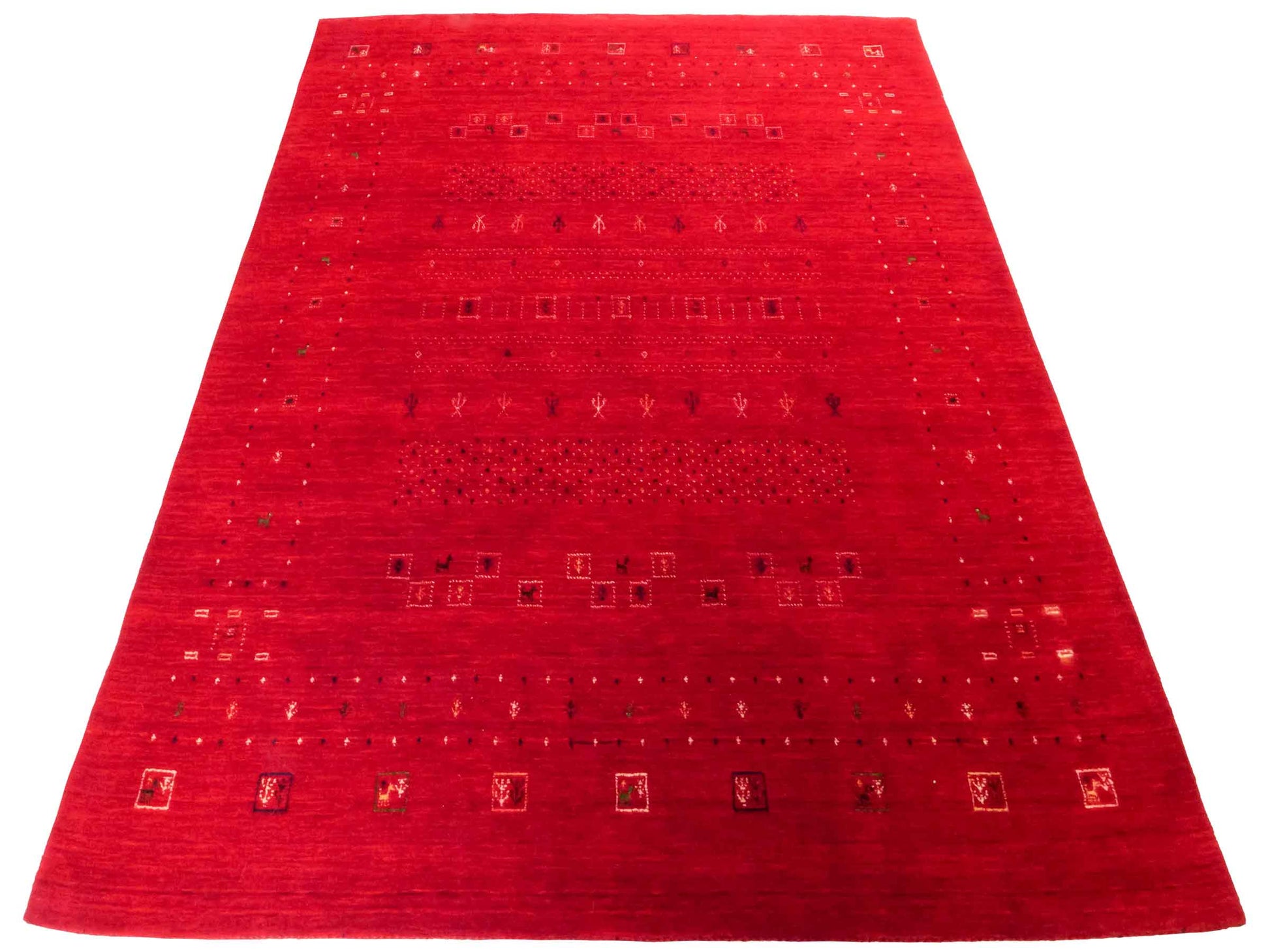 Moderner, Handloom Lori Gabbeh Orientteppich von Khademi aus Wolle, rot. Geometrisches Nomaden-Design. Produziert in Indien. Größe: 239x169cm. Teppichnummer: KB4-1820. Verkauf durch Jupiter Intl.