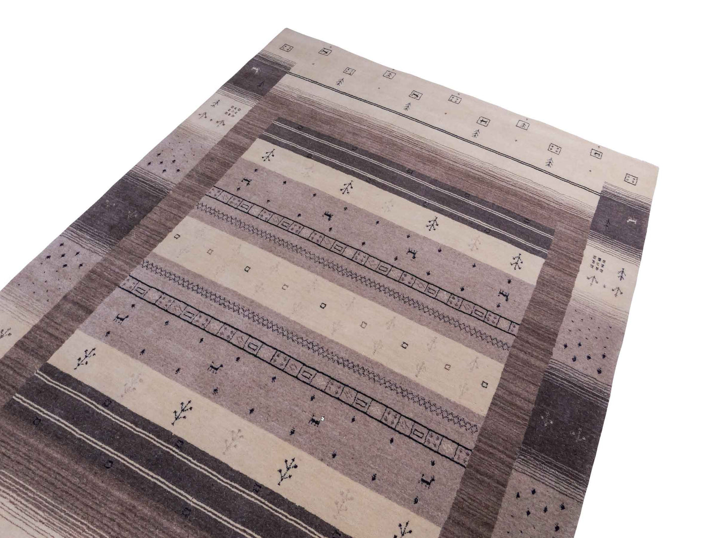 Moderner, Handloom Lori Gabbeh Orientteppich von Khademi aus Wolle, cremeweiß, grau, braun. Geometrisches Nomaden-Design. Produziert in Indien. Größe: 244x170cm. Teppichnummer: KB4-1803. Verkauf durch Jupiter Intl.