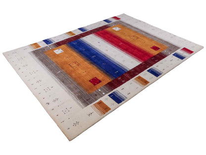 Moderner, Handloom Lori Gabbeh Orientteppich von Khademi aus Wolle, rot, mehrfarbig. Geometrisches Nomaden-Design. Produziert in Indien. Größe: 244x173cm. Teppichnummer: KB4-1816. Verkauf durch Jupiter Intl.