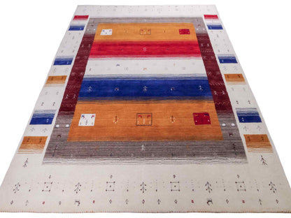 Moderner, Handloom Lori Gabbeh Orientteppich von Khademi aus Wolle, rot, mehrfarbig. Geometrisches Nomaden-Design. Produziert in Indien. Größe: 244x173cm. Teppichnummer: KB4-1816. Verkauf durch Jupiter Intl.