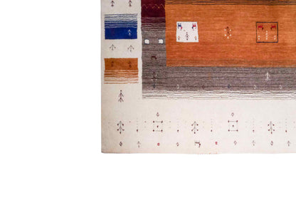 Moderner, Handloom Lori Gabbeh Orientteppich von Khademi aus Wolle, rot, mehrfarbig. Geometrisches Nomaden-Design. Produziert in Indien. Größe: 244x173cm. Teppichnummer: KB4-1816. Verkauf durch Jupiter Intl.