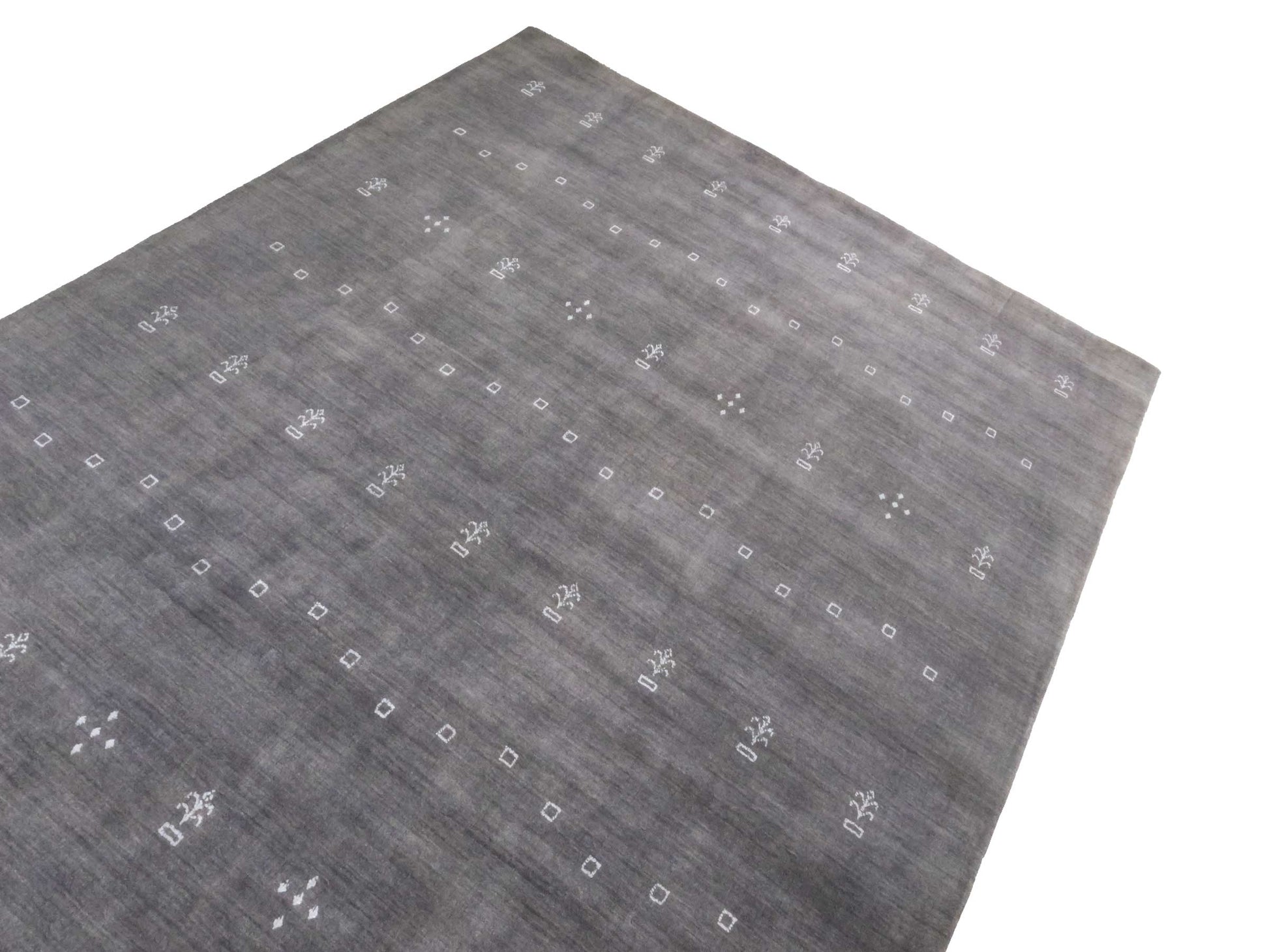 Moderner, Handloom Lori Gabbeh Orientteppich von Khademi aus Wolle, grau. Nomaden-Design. Produziert in Indien. Größe: 298x201cm. Teppichnummer: KB4-1612. Verkauf durch Jupiter Intl.