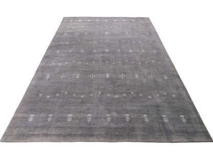 Moderner, Handloom Lori Gabbeh Orientteppich von Khademi aus Wolle, grau. Nomaden-Design. Produziert in Indien. Größe: 298x201cm. Teppichnummer: KB4-1612. Verkauf durch Jupiter Intl.