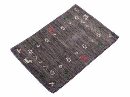 Moderner, Handloom Lori Gabbeh Orientteppich von Khademi aus Wolle, grau. Nomaden-Design. Produziert in Indien. Größe: 60x40cm. Teppichnummer: KB4-1617B. Verkauf durch Jupiter Intl.