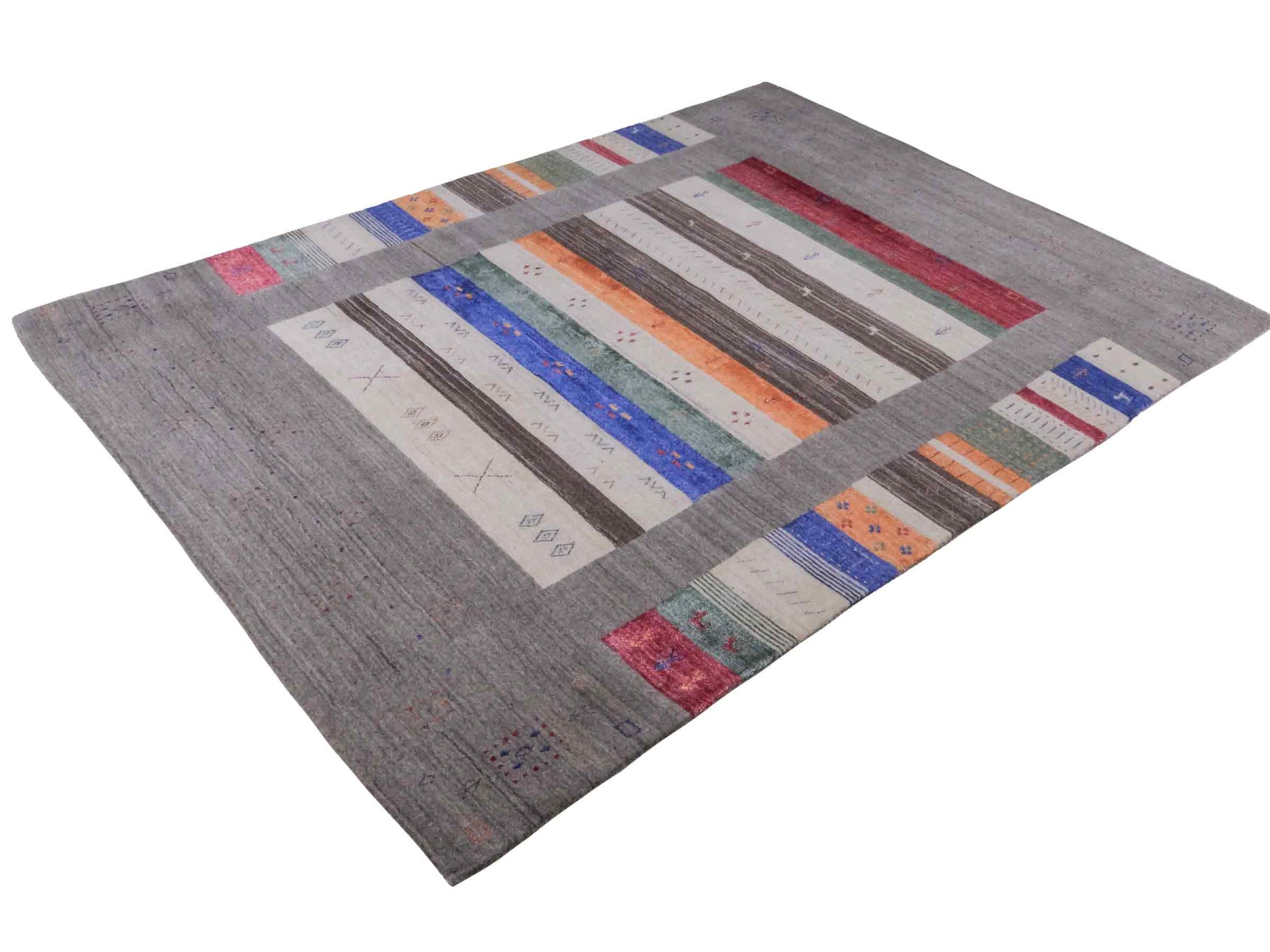 Moderner, Handloom Lori Gabbeh Orientteppich von Khademi aus Wolle mit Bambusseide, grau, mehrfarbig. Nomaden-Design. Produziert in Indien. Größe: 239x171cm. Teppichnummer: KB4-1808. Verkauf durch Jupiter Intl.