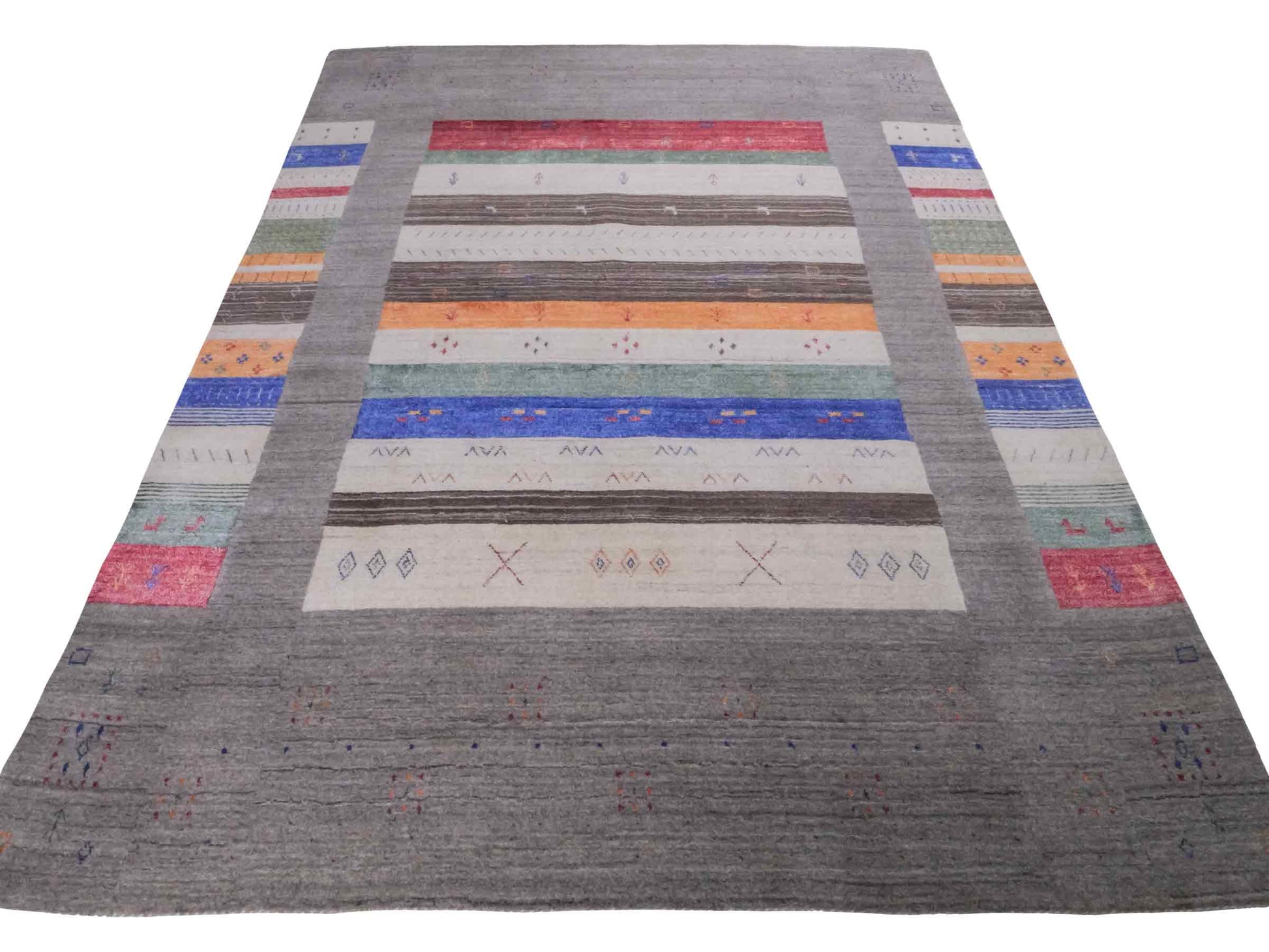 Moderner, Handloom Lori Gabbeh Orientteppich von Khademi aus Wolle mit Bambusseide, grau, mehrfarbig. Nomaden-Design. Produziert in Indien. Größe: 239x171cm. Teppichnummer: KB4-1808. Verkauf durch Jupiter Intl.