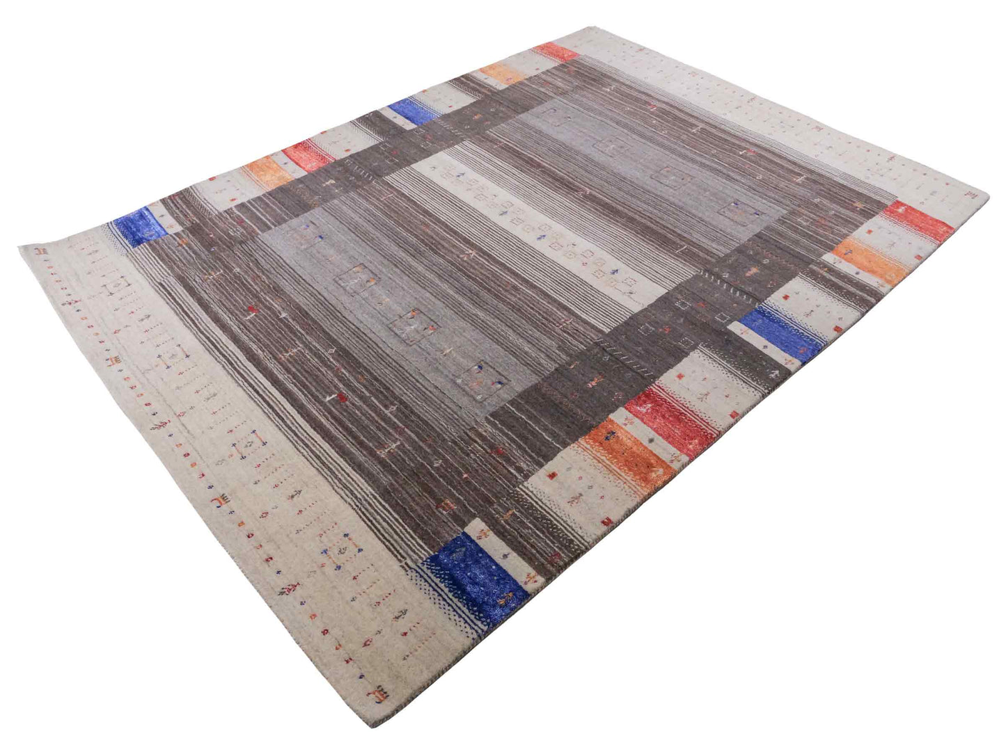 Moderner, Handloom Lori Gabbeh Orientteppich von Khademi aus Wolle mit Bambusseide, cremeweiß, grau, mehrfarbig. Nomaden-Design. Produziert in Indien. Größe: 239x173cm. Teppichnummer: KB4-1804. Verkauf durch Jupiter Intl.