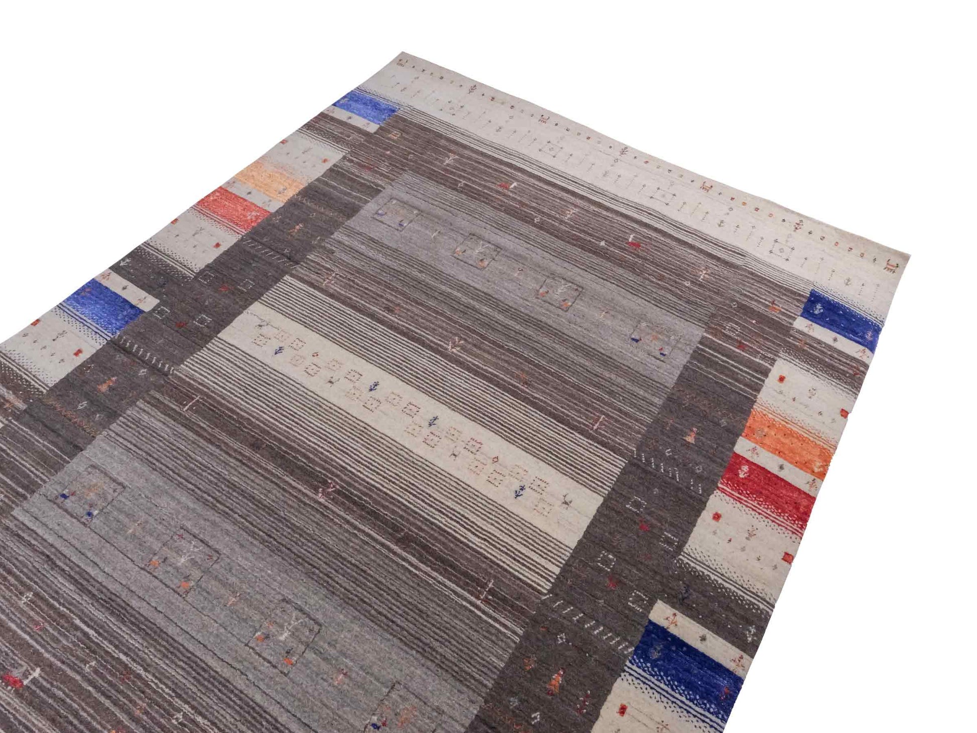 Moderner, Handloom Lori Gabbeh Orientteppich von Khademi aus Wolle mit Bambusseide, cremeweiß, grau, mehrfarbig. Nomaden-Design. Produziert in Indien. Größe: 239x173cm. Teppichnummer: KB4-1804. Verkauf durch Jupiter Intl.