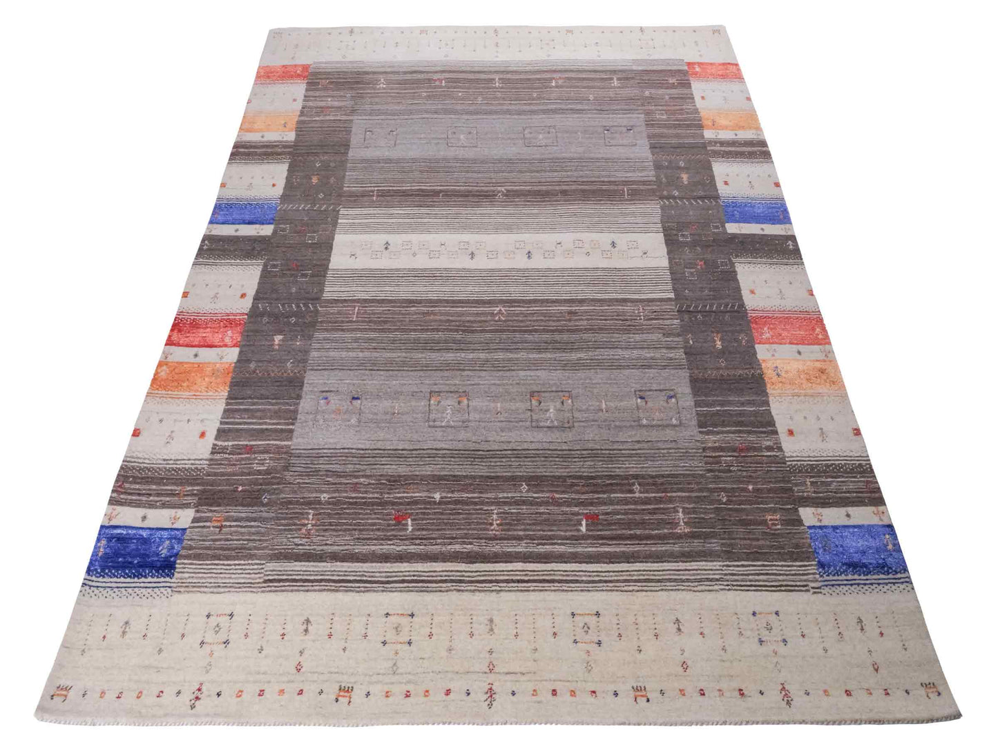 Moderner, Handloom Lori Gabbeh Orientteppich von Khademi aus Wolle mit Bambusseide, cremeweiß, grau, mehrfarbig. Nomaden-Design. Produziert in Indien. Größe: 239x173cm. Teppichnummer: KB4-1804. Verkauf durch Jupiter Intl.