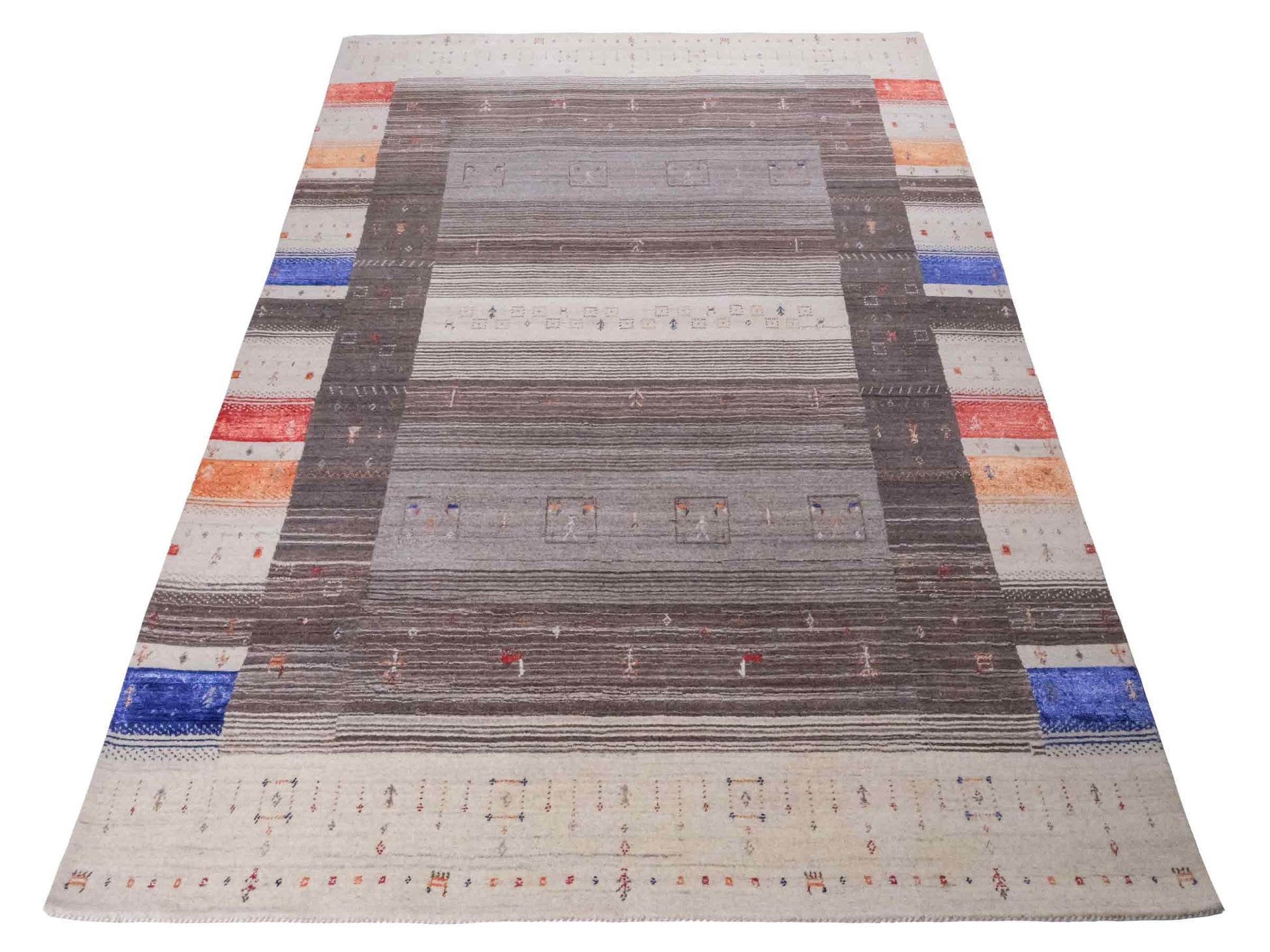 Moderner, Handloom Lori Gabbeh Orientteppich von Khademi aus Wolle mit Bambusseide, cremeweiß, grau, mehrfarbig. Nomaden-Design. Produziert in Indien. Größe: 239x173cm. Teppichnummer: KB4-1804. Verkauf durch Jupiter Intl.