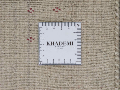 Moderner, Handloom Lori Gabbeh Orientteppich von Khademi aus Wolle mit Bambusseide, cremeweiß, grau, mehrfarbig. Geometrisches Nomaden-Design. Produziert in Indien. Größe: 240x174cm. Teppichnummer: KB4-1814. Verkauf durch Jupiter Intl.