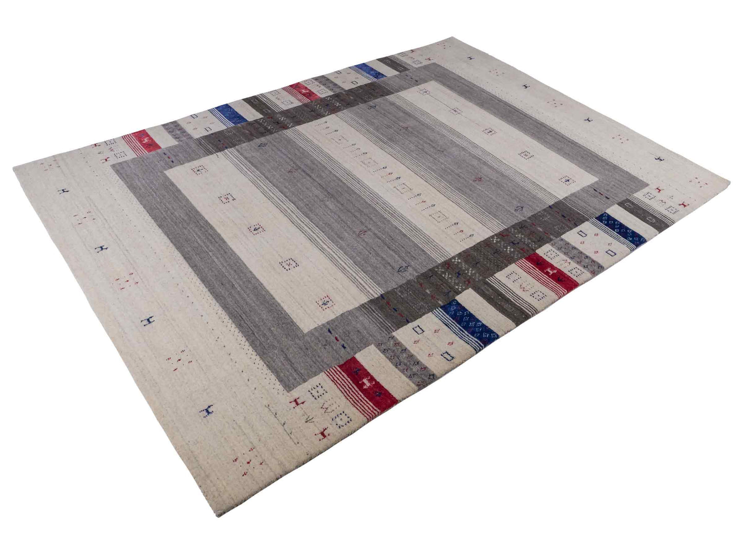 Moderner, Handloom Lori Gabbeh Orientteppich von Khademi aus Wolle mit Bambusseide, cremeweiß, grau, mehrfarbig. Geometrisches Nomaden-Design. Produziert in Indien. Größe: 240x174cm. Teppichnummer: KB4-1814. Verkauf durch Jupiter Intl.