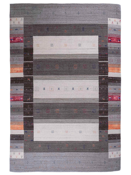 Moderner, Handloom Lori Gabbeh Orientteppich von Khademi aus Wolle mit Bambusseide, grau, mehrfarbig. Nomaden-Design. Produziert in Indien. Größe: 241x171cm. Teppichnummer: KB4-1813. Verkauf durch Jupiter Intl.