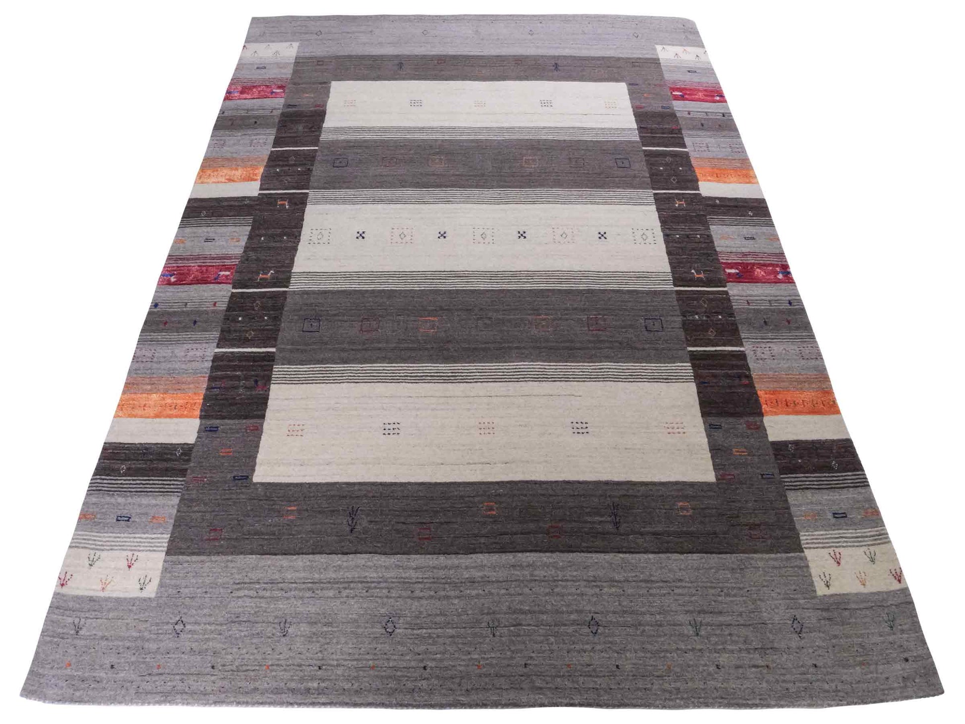 Moderner, Handloom Lori Gabbeh Orientteppich von Khademi aus Wolle mit Bambusseide, grau, mehrfarbig. Nomaden-Design. Produziert in Indien. Größe: 241x171cm. Teppichnummer: KB4-1813. Verkauf durch Jupiter Intl.