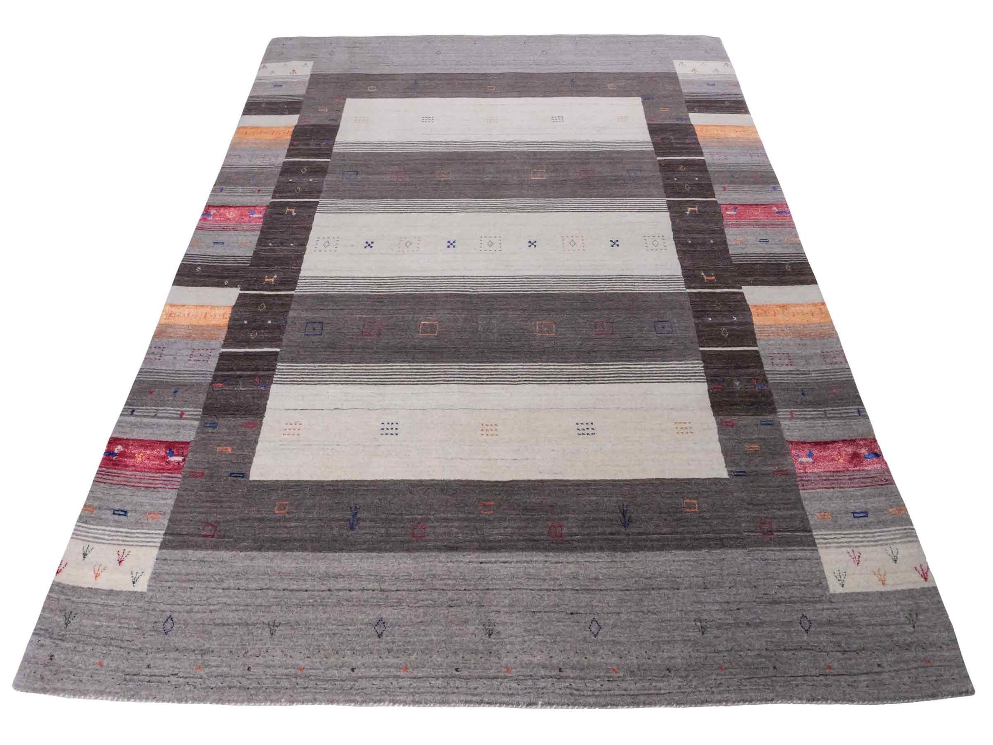 Moderner, Handloom Lori Gabbeh Orientteppich von Khademi aus Wolle mit Bambusseide, grau, mehrfarbig. Nomaden-Design. Produziert in Indien. Größe: 241x171cm. Teppichnummer: KB4-1813. Verkauf durch Jupiter Intl.