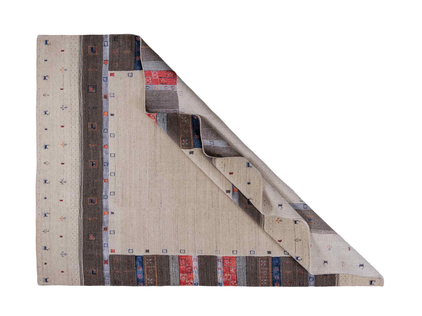 Moderner, Handloom Lori Gabbeh Orientteppich von Khademi aus Wolle mit Bambusseide, cremeweiß, grau, mehrfarbig. Geometrisches Nomaden-Design. Produziert in Indien. Größe: 241x173cm. Teppichnummer: KB4-1812. Verkauf durch Jupiter Intl.