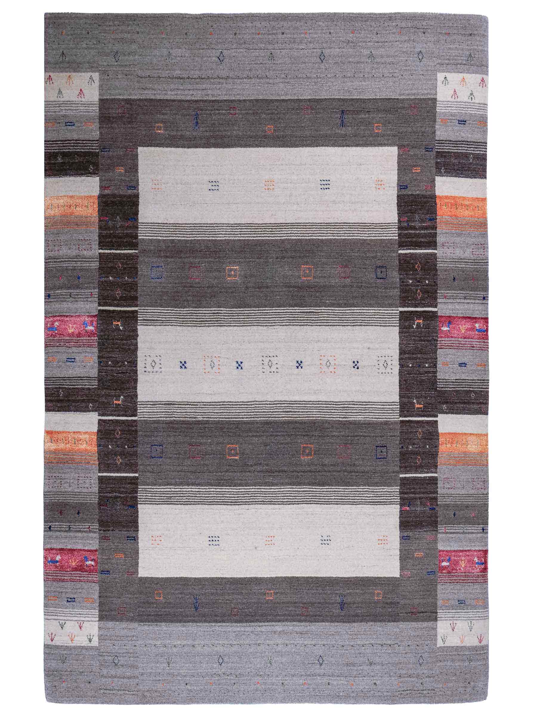 Moderner, Handloom Lori Gabbeh Orientteppich von Khademi aus Wolle mit Bambusseide, grau, mehrfarbig. Nomaden-Design. Produziert in Indien. Größe: 242x171cm. Teppichnummer: KB4-1810. Verkauf durch Jupiter Intl.