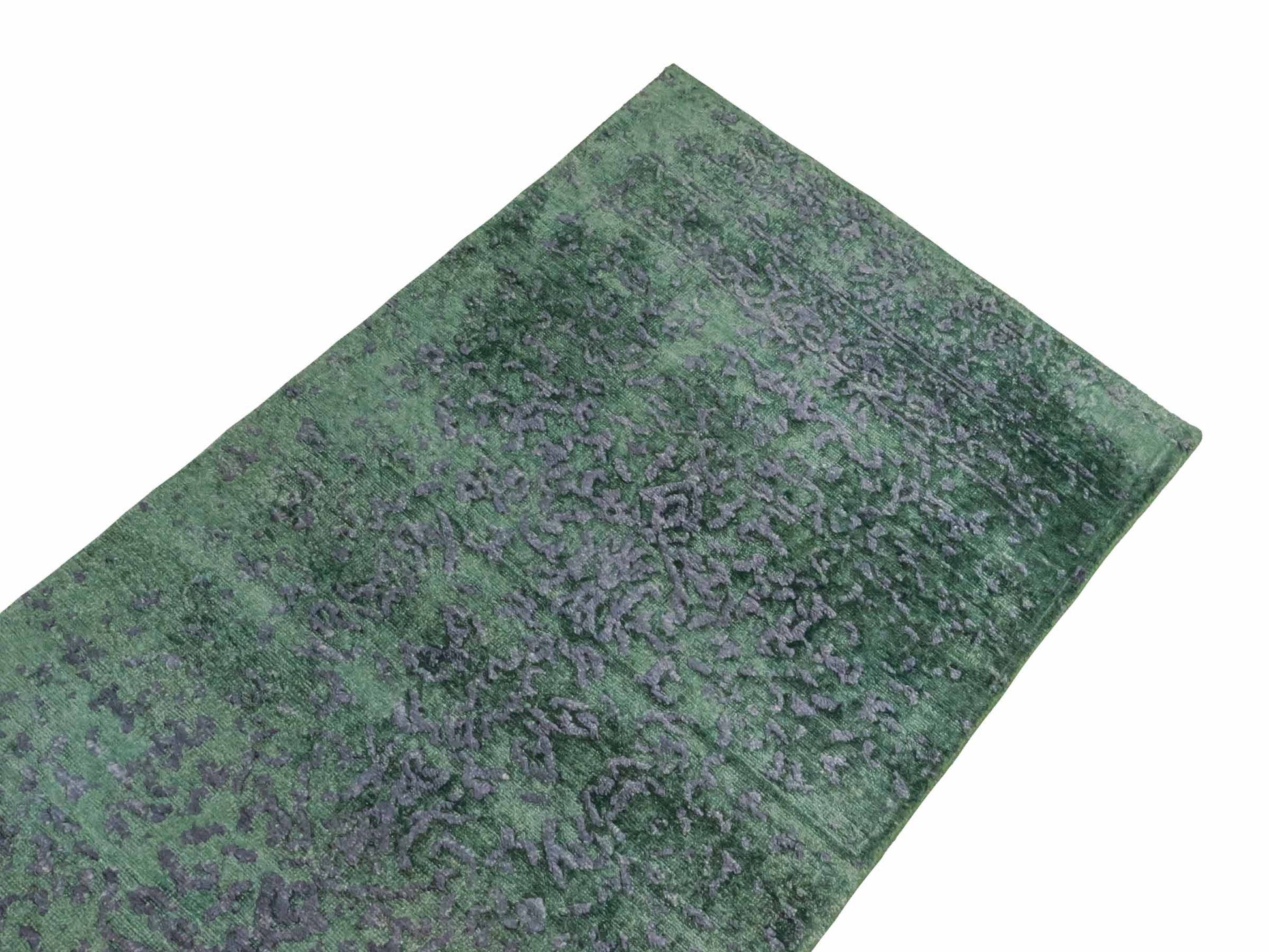 Handgeknüpfter Damask Orientteppich von Khademi aus Wolle mit Viskose, grün. Modernes Vintage-Design. Von Hand geknüpft in Indien. Größe: 140x71cm. Teppichnummer: KB4-1627. Verkauf durch Jupiter Intl.