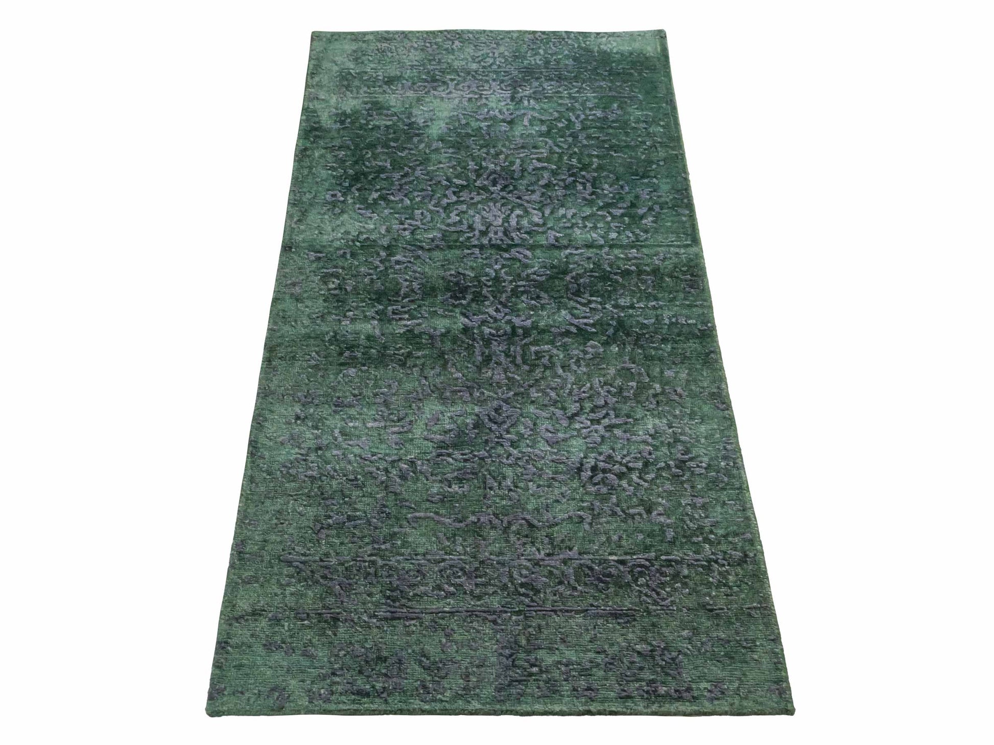 Handgeknüpfter Damask Orientteppich von Khademi aus Wolle mit Viskose, grün. Modernes Vintage-Design. Von Hand geknüpft in Indien. Größe: 140x71cm. Teppichnummer: KB4-1627. Verkauf durch Jupiter Intl.