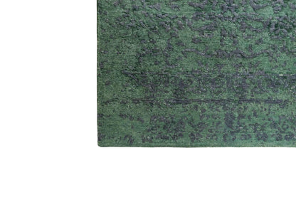 Handgeknüpfter Damask Orientteppich von Khademi aus Wolle mit Viskose, grün. Modernes Vintage-Design. Von Hand geknüpft in Indien. Größe: 140x71cm. Teppichnummer: KB4-1627. Verkauf durch Jupiter Intl.