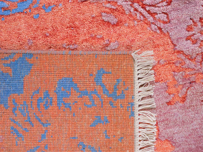 Handgeknüpfter Damask Orientteppich von Khademi aus Wolle mit Viskose, orange, blau. Modernes Vintage-Design. Von Hand geknüpft in Indien. Größe: 200x144cm. Teppichnummer: KB4-1618. Verkauf durch Jupiter Intl.