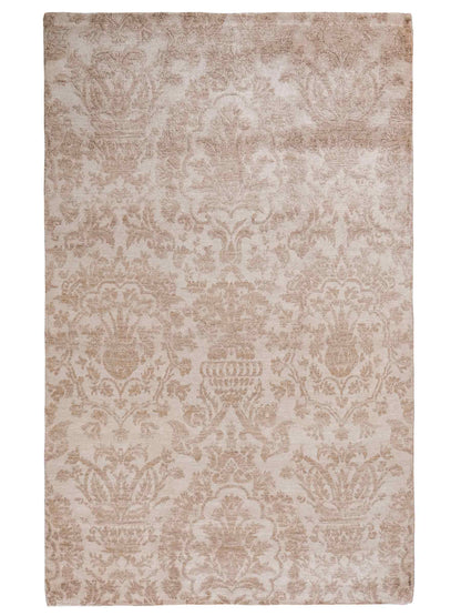 Handgeknüpfter Damask Orientteppich von Khademi aus Wolle mit Viskose, cremeweiß, beige. Modernes Vintage-Design. Von Hand geknüpft in Indien. Größe: 206x143cm. Teppichnummer: KB4-1619. Verkauf durch Jupiter Intl.