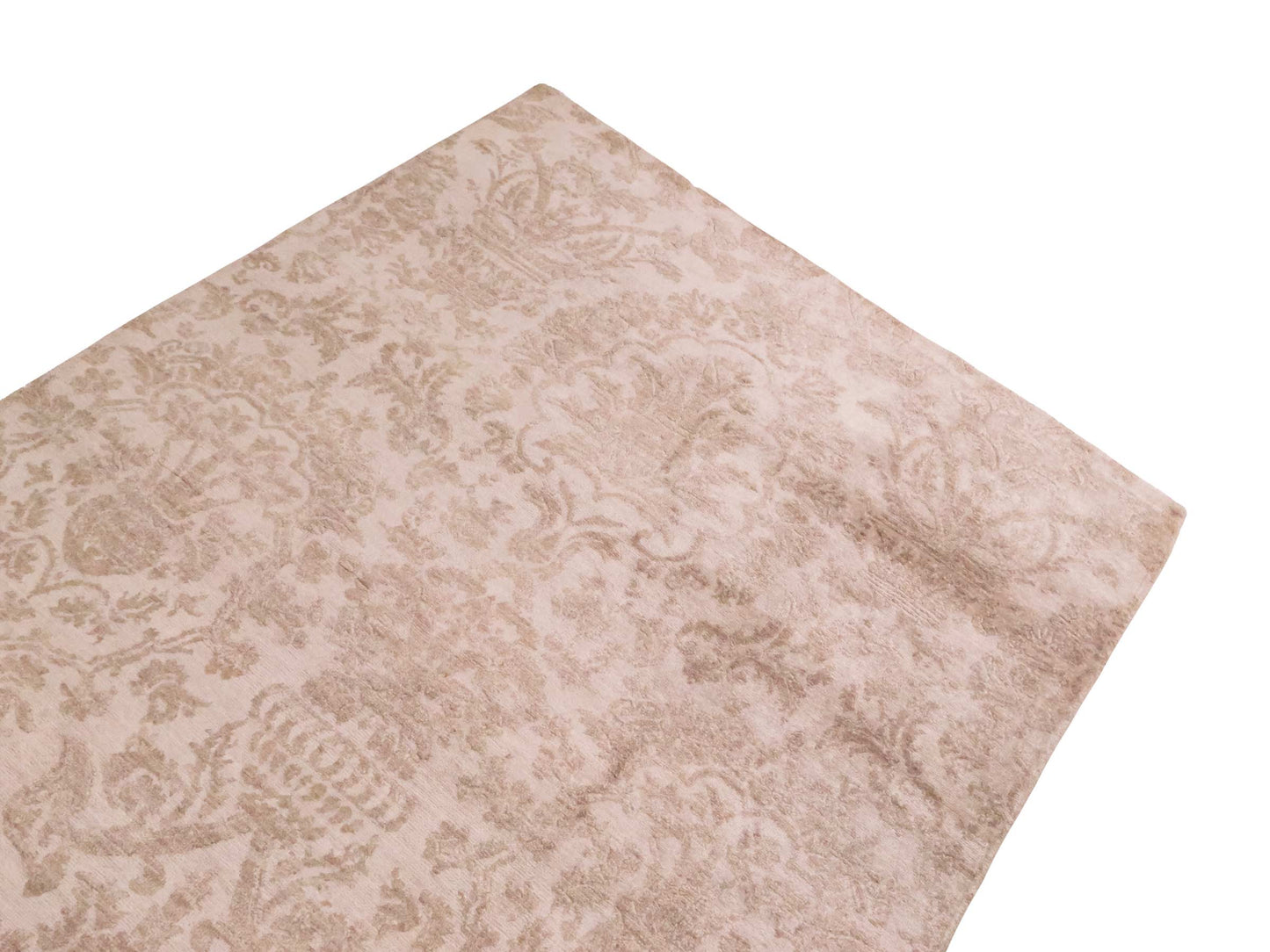 Handgeknüpfter Damask Orientteppich von Khademi aus Wolle mit Viskose, cremeweiß, beige. Modernes Vintage-Design. Von Hand geknüpft in Indien. Größe: 206x143cm. Teppichnummer: KB4-1619. Verkauf durch Jupiter Intl.