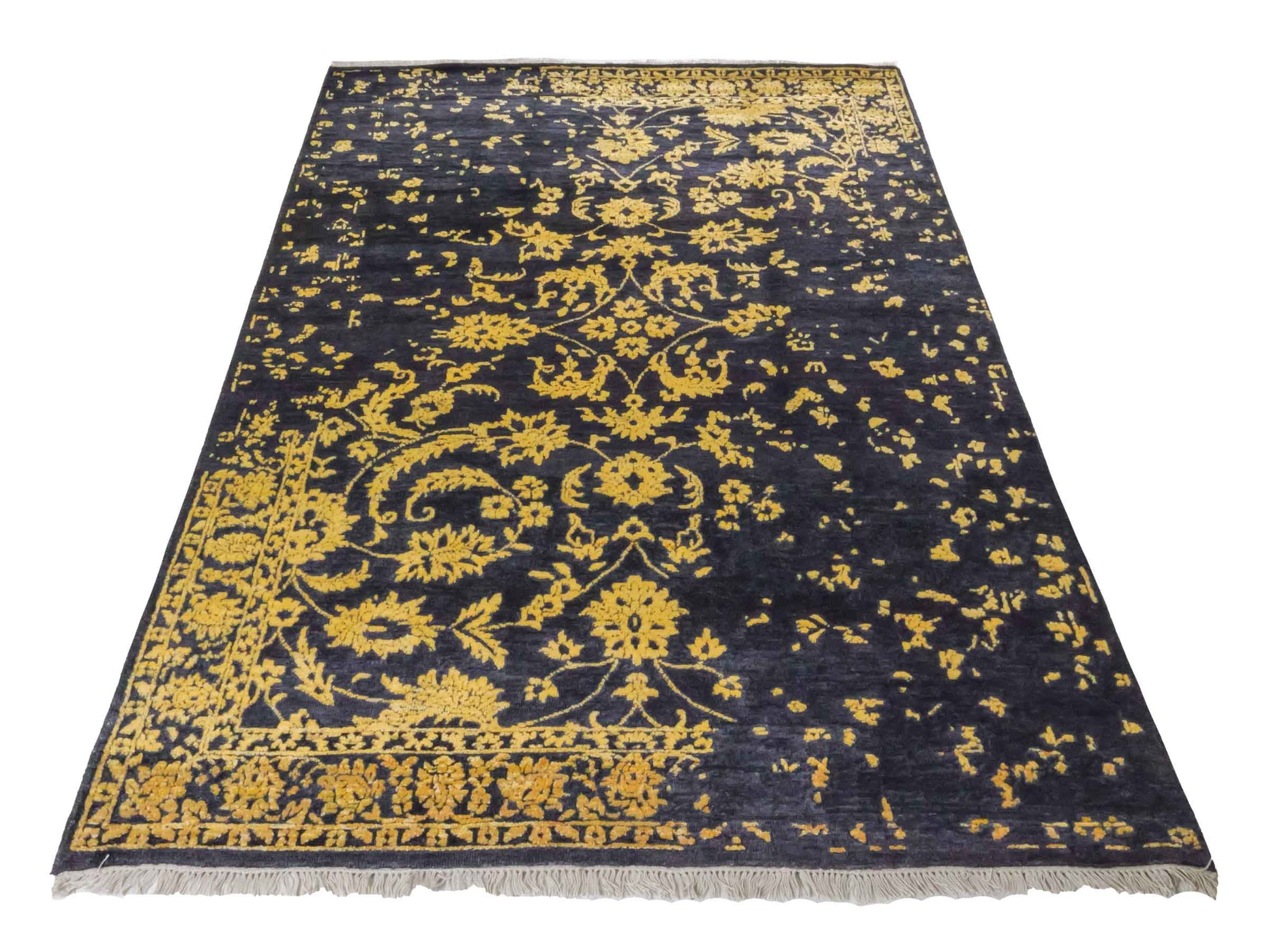 Handgeknüpfter Damask Orientteppich von Khademi aus Wolle mit Viskose, schwarz, gold. Modernes Vintage-Design. Von Hand geknüpft in Indien. Größe: 206x149cm. Teppichnummer: KB4-1625. Verkauf durch Jupiter Intl.