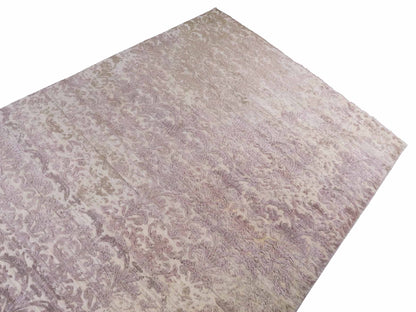 Handgeknüpfter Damask Orientteppich von Khademi aus Wolle mit Viskose, beige, rosa. Modernes Vintage-Design. Von Hand geknüpft in Indien. Größe: 240x171cm. Teppichnummer: KB4-1697. Verkauf durch Jupiter Intl.