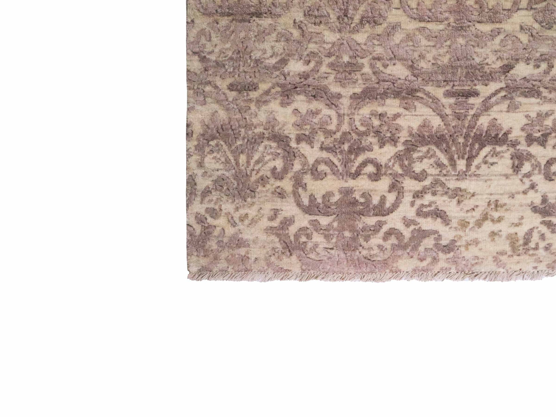 Handgeknüpfter Damask Orientteppich von Khademi aus Wolle mit Viskose, beige, rosa. Modernes Vintage-Design. Von Hand geknüpft in Indien. Größe: 240x171cm. Teppichnummer: KB4-1697. Verkauf durch Jupiter Intl.