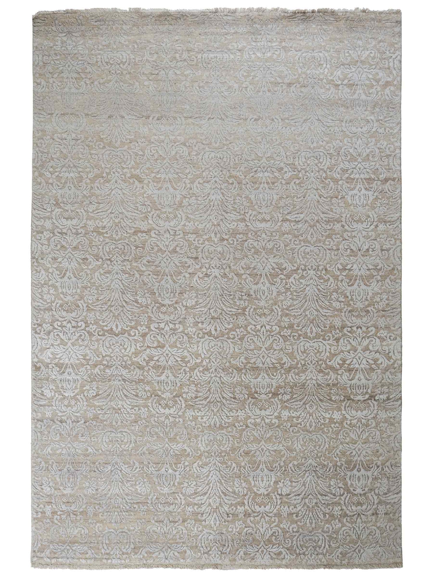 Handgeknüpfter Damask Orientteppich von Khademi aus Wolle mit Viskose, beige, grau, greige. Modernes Vintage-Design. Von Hand geknüpft in Indien. Größe: 242x170cm. Teppichnummer: KB4-1696. Verkauf durch Jupiter Intl.