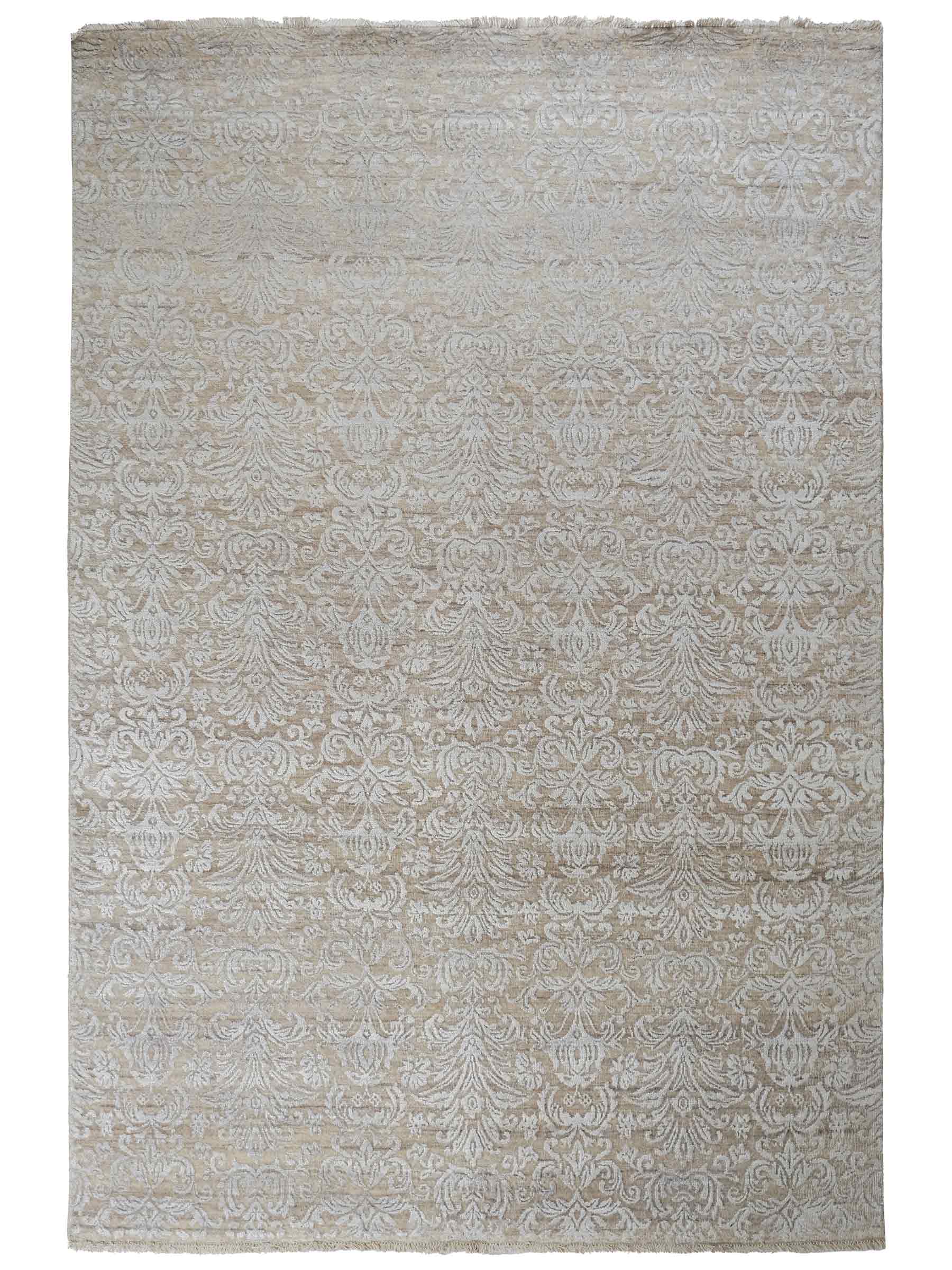 Handgeknüpfter Damask Orientteppich von Khademi aus Wolle mit Viskose, beige, grau, greige. Modernes Vintage-Design. Von Hand geknüpft in Indien. Größe: 242x170cm. Teppichnummer: KB4-1696. Verkauf durch Jupiter Intl.