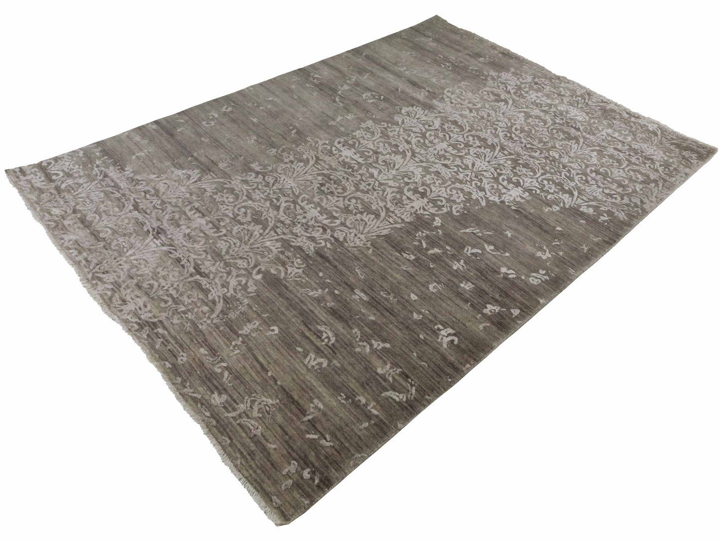 Handgeknüpfter Damask Orientteppich von Khademi aus Wolle mit Viskose, grau. Modernes Vintage-Design. Von Hand geknüpft in Indien. Größe: 243x171cm. Teppichnummer: KB4-1702. Verkauf durch Jupiter Intl.