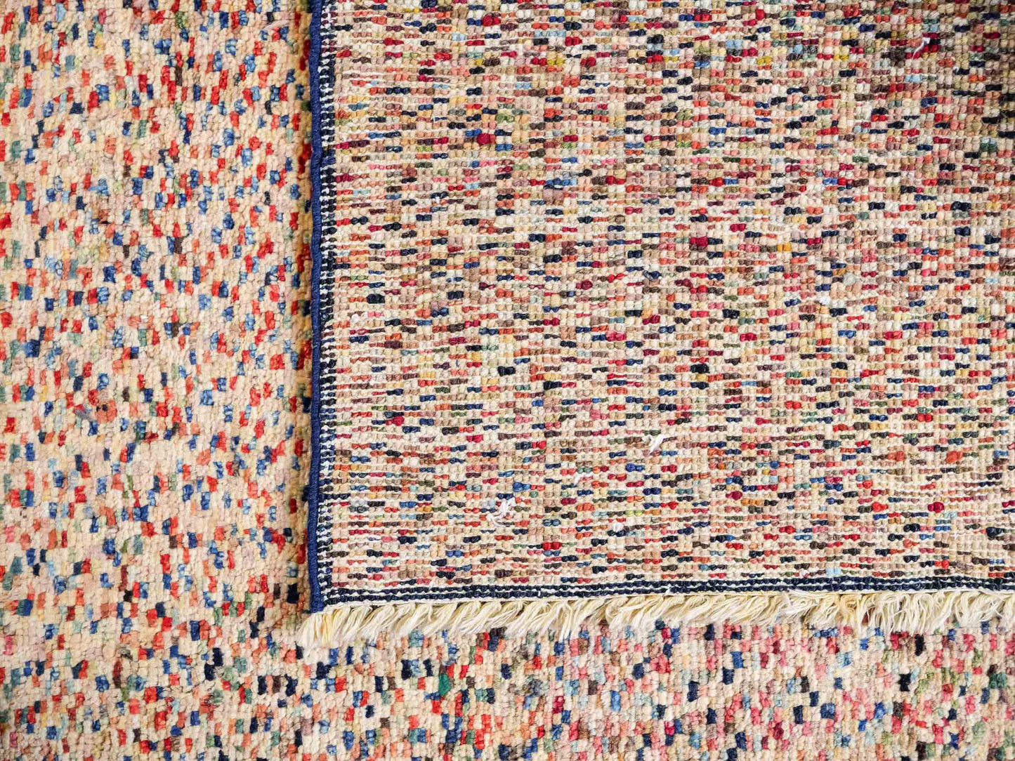 Handgeknüpfter, afghanischer Modern Design Ziegler Orientteppich aus Wolle von Khademi. Größe: 198 x 123 cm. Farbe: Beige. Verkauf durch JUPITER Intl.