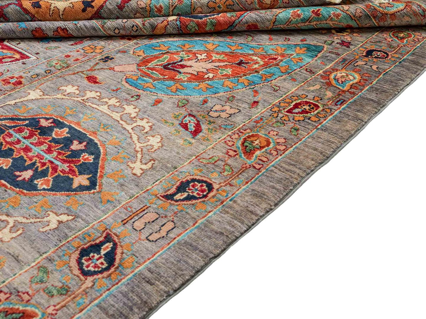 Handgeknüpfter, afghanischer, moderner Design Ziegler Orientteppich aus Wolle von Khademi. Größe: 304 x 213 cm. Farbe: Grau. Verkauf durch JUPITER Intl.