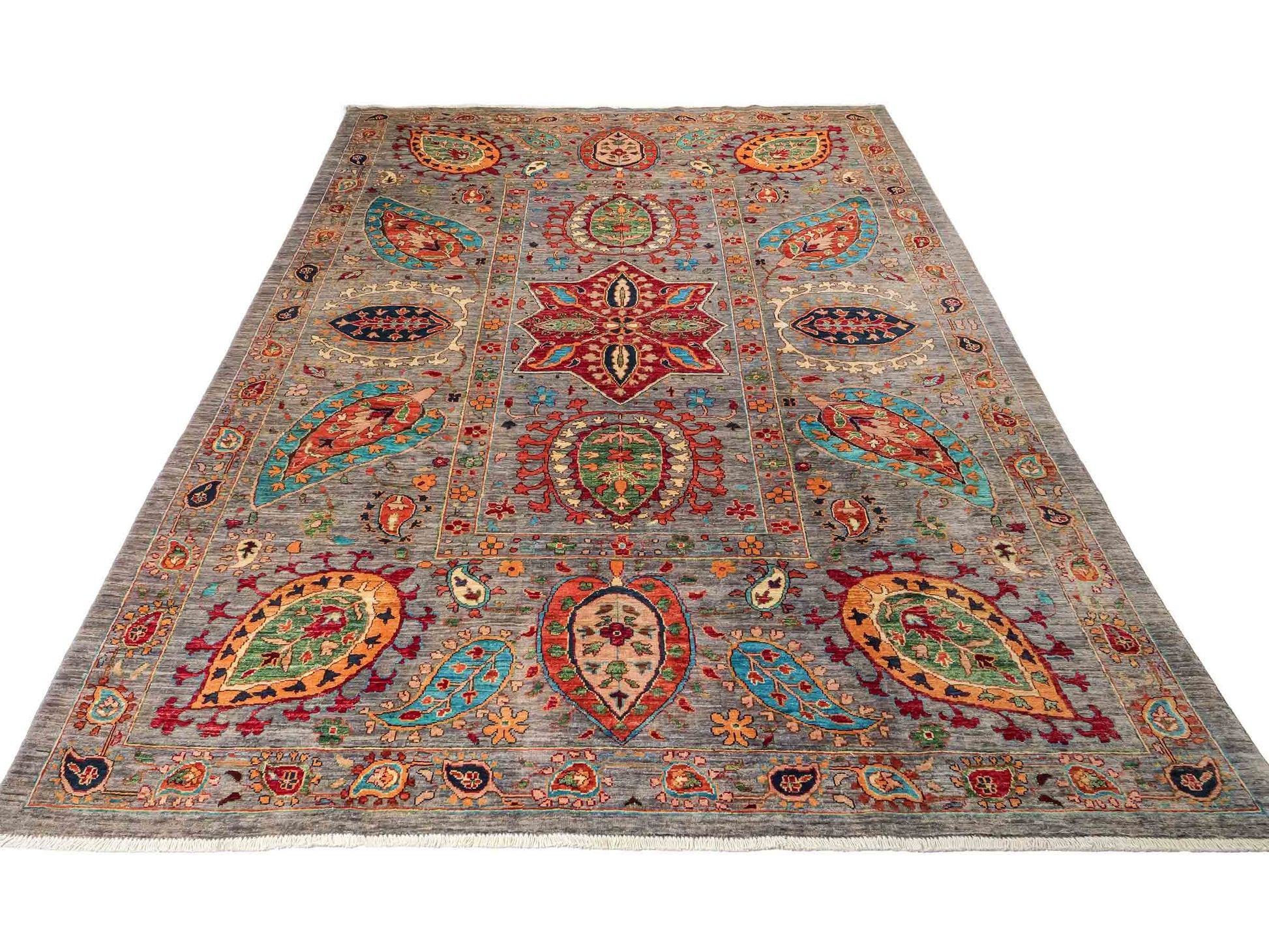 Handgeknüpfter, afghanischer, moderner Design Ziegler Orientteppich aus Wolle von Khademi. Größe: 304 x 213 cm. Farbe: Grau. Verkauf durch JUPITER Intl.