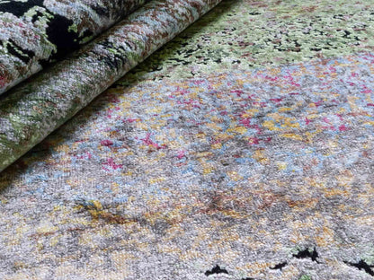 Handgeknüpfter Designer Orientteppich von Khademi aus Wolle mit Viskose, schwarz, mehrfarbig. Abstraktes Design. Von Hand geknüpft in Indien. Größe: 203x151cm. Teppichnummer: KB4-1623. Verkauf durch Jupiter Intl.