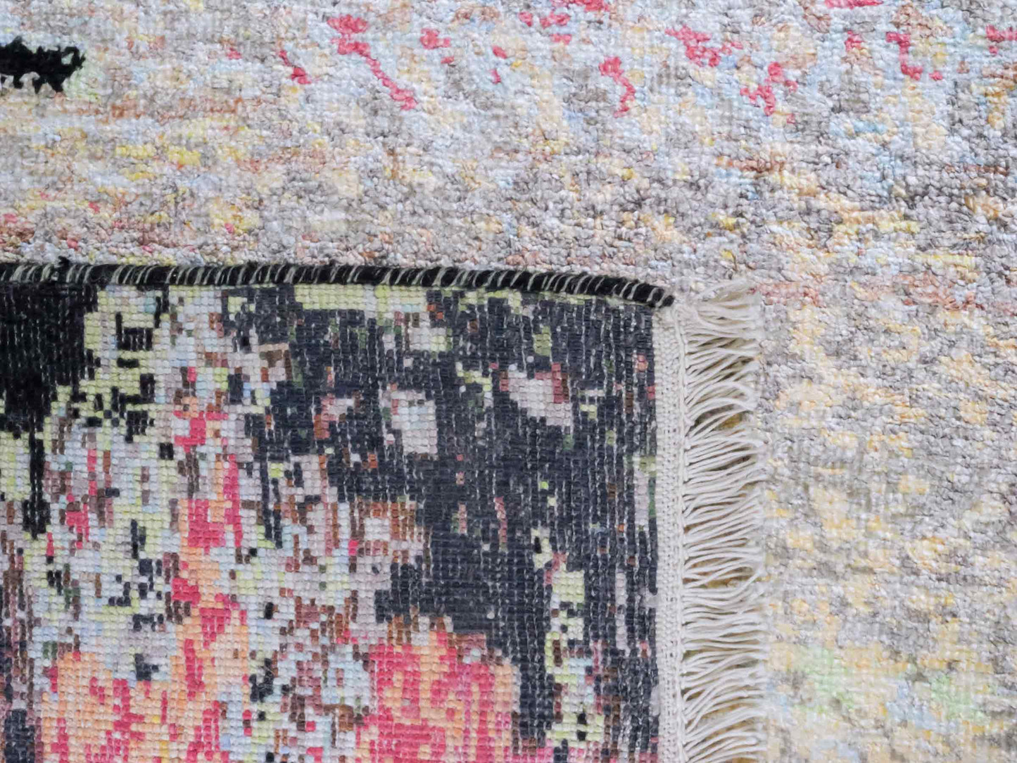 Handgeknüpfter Designer Orientteppich von Khademi aus Wolle mit Viskose, schwarz, mehrfarbig. Abstraktes Design. Von Hand geknüpft in Indien. Größe: 204x150cm. Teppichnummer: KB4-1624. Verkauf durch Jupiter Intl.