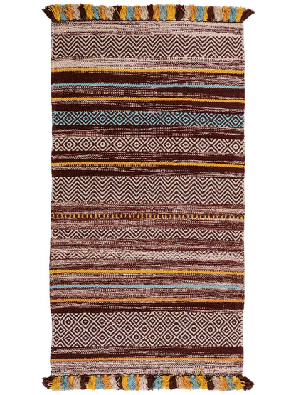 Handgewebter, moderner Indo Kelim Orientteppich von Khademi aus Baumwolle, dunkelrot, mehrfarbig. Geometrisches Design. Von Hand gewebt in Indien. Größe: 130x70cm. Teppichnummer: KB4-1643. Verkauf durch Jupiter Intl.