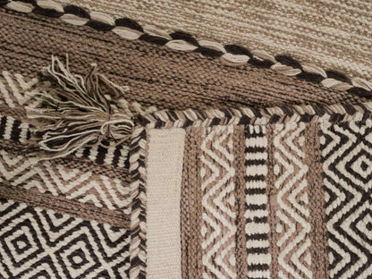 Handgewebter, moderner Indo Kelim Orientteppich von Khademi aus Baumwolle, beige. Geometrisches Design. Von Hand gewebt in Indien. Größe: 150x80cm. Teppichnummer: KB4-1655. Verkauf durch Jupiter Intl.