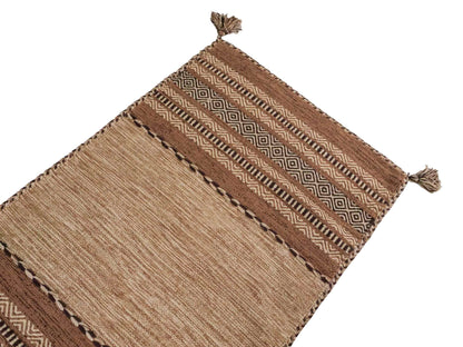 Handgewebter, moderner Indo Kelim Orientteppich von Khademi aus Baumwolle, beige. Geometrisches Design. Von Hand gewebt in Indien. Größe: 150x80cm. Teppichnummer: KB4-1656. Verkauf durch Jupiter Intl.